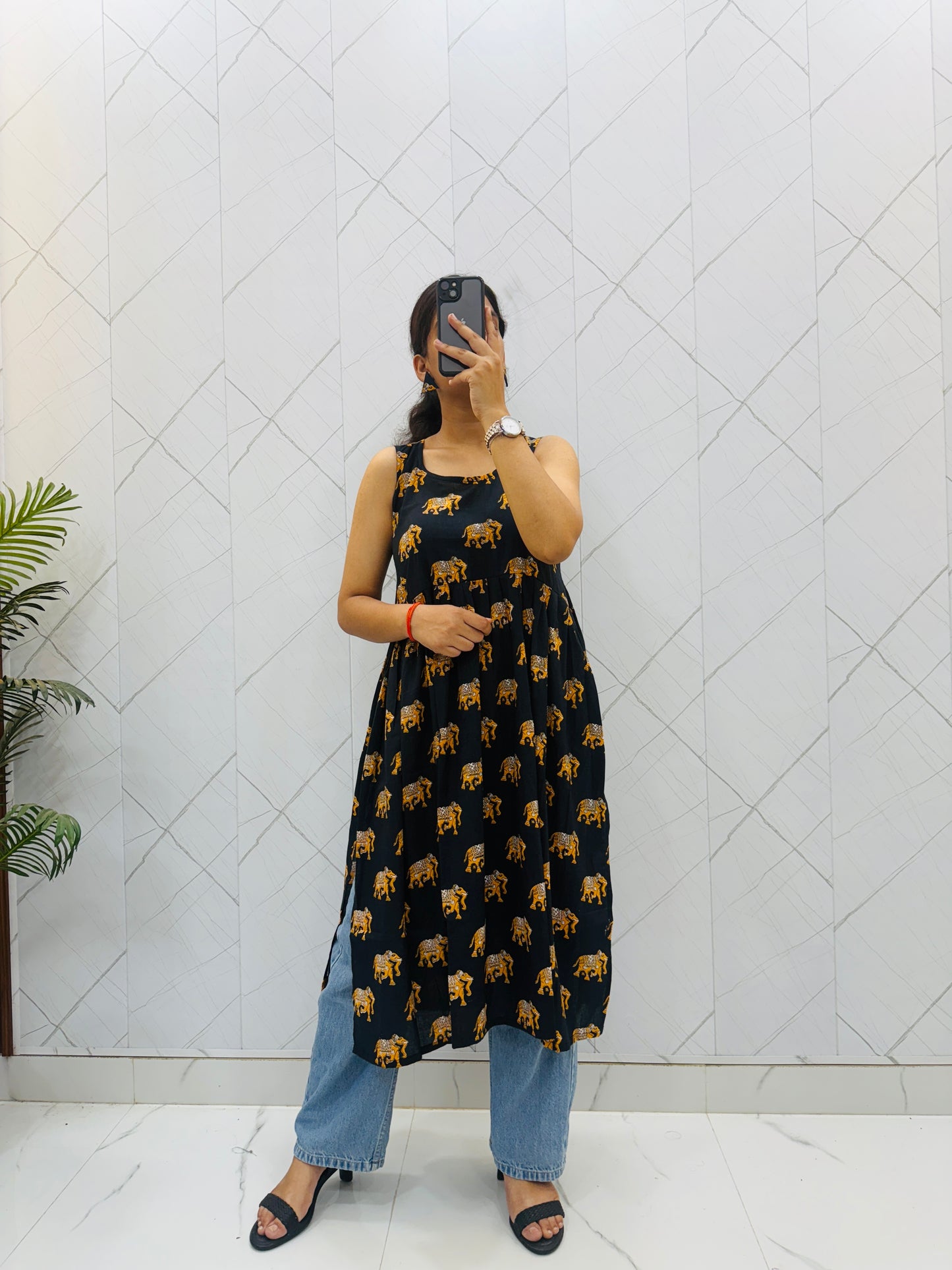 Black Block Printed Sleeveless Kurti