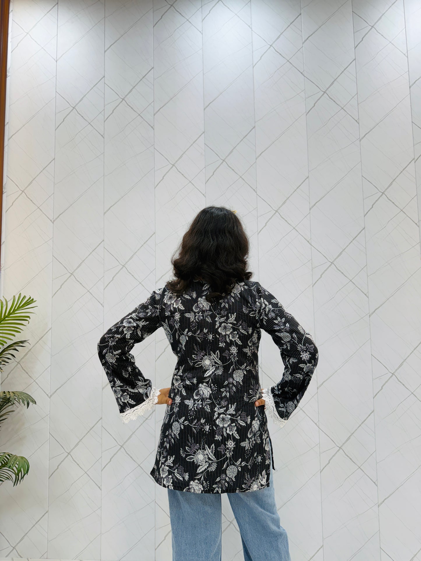 Kantha Black Balloon Sleeve Straight Kurti