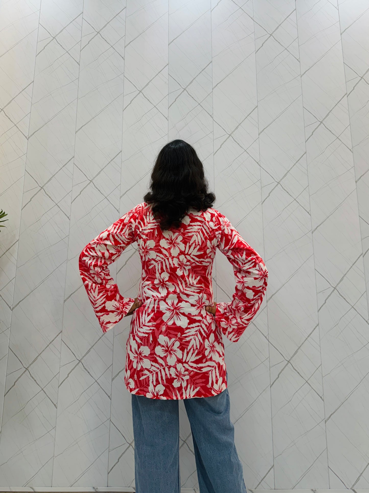 Red Floral Balloon Sleeve Straight Kurti