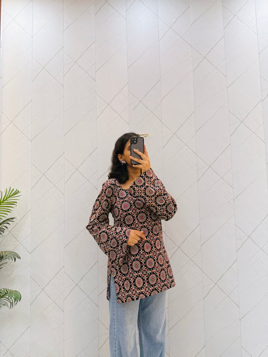 Black Azrak Balloon Sleeve Straight Kurti