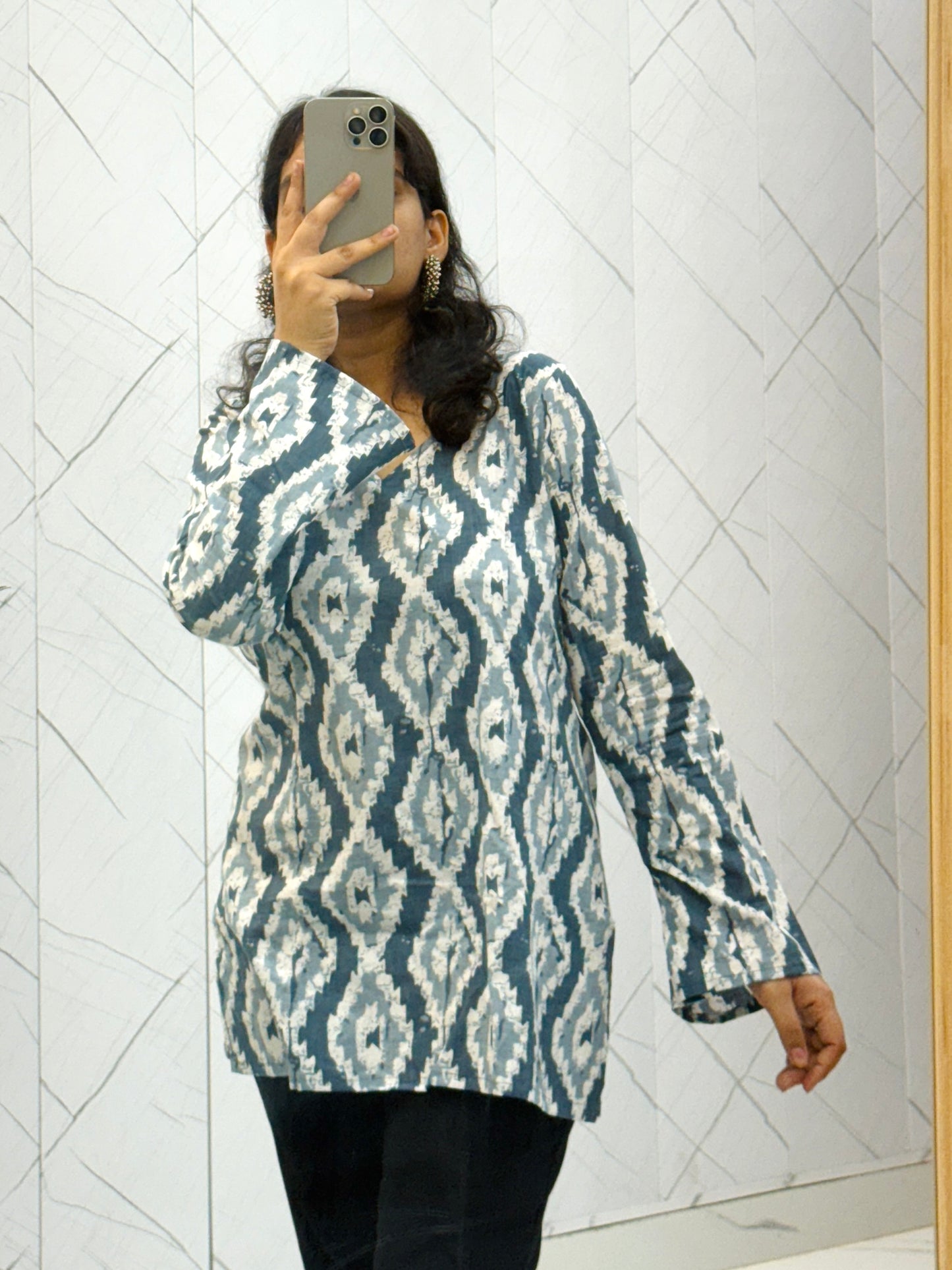 Grey Balloon Sleeve Straight Kurti