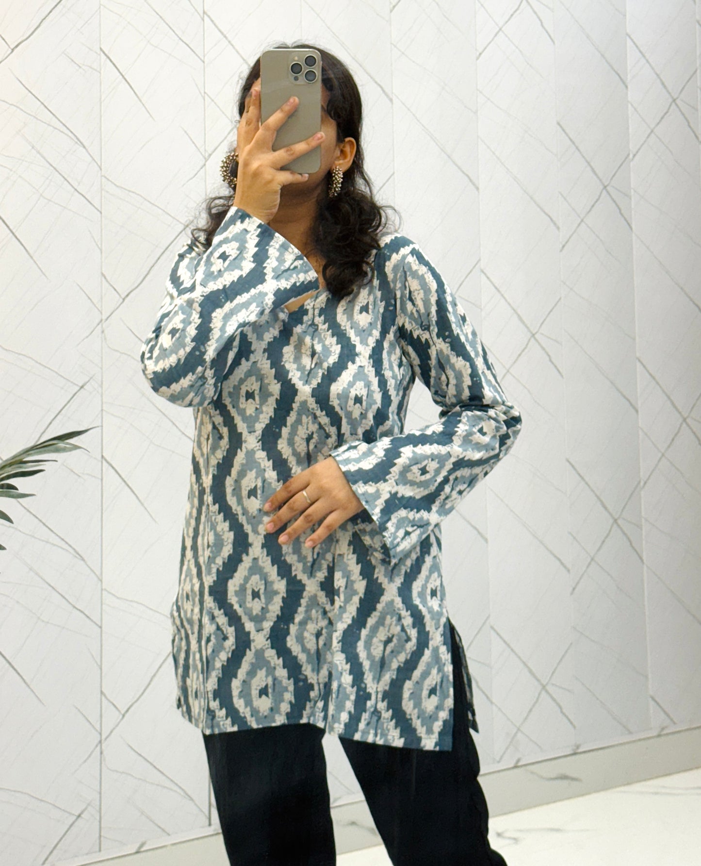 Grey Balloon Sleeve Straight Kurti