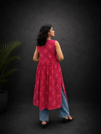 Magneta Long Side Cut Sleeveless Kurti