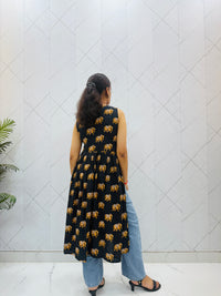 Black Block Printed Sleeveless Kurti